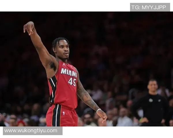 追梦式表现戴维恩米切尔31分钟贡献8分8板12助助球队奋战到底